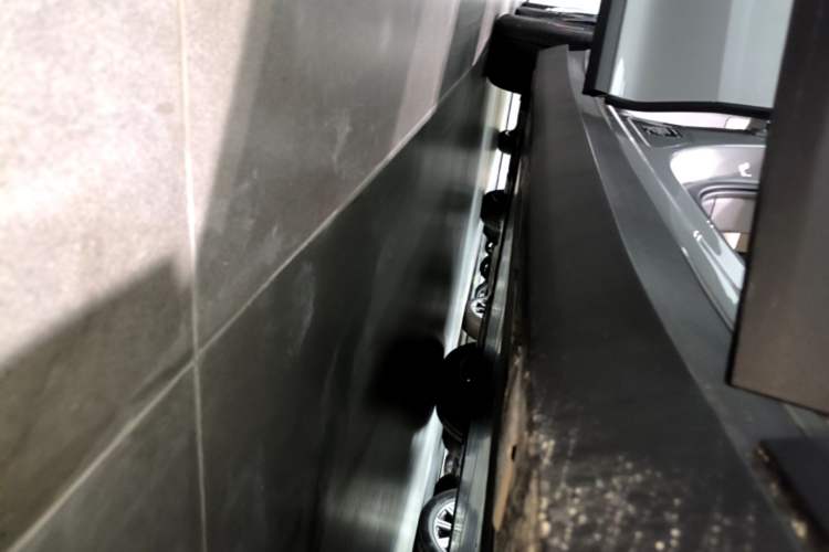 Used Li Auto i8 2025 Model Standard Version Right Side Sill