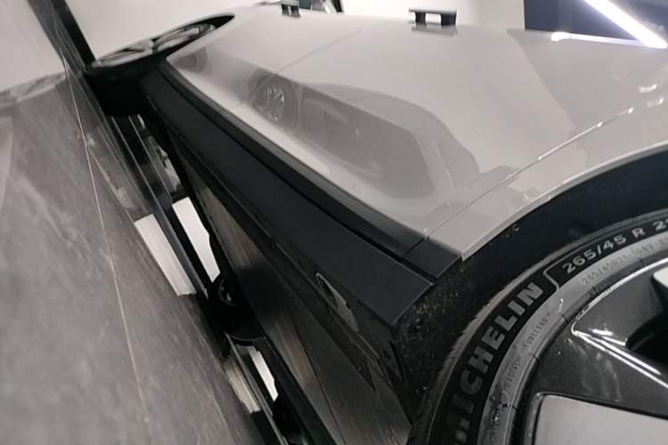 Used Li Auto i8 2025 Model Standard Version Right Side Sill
