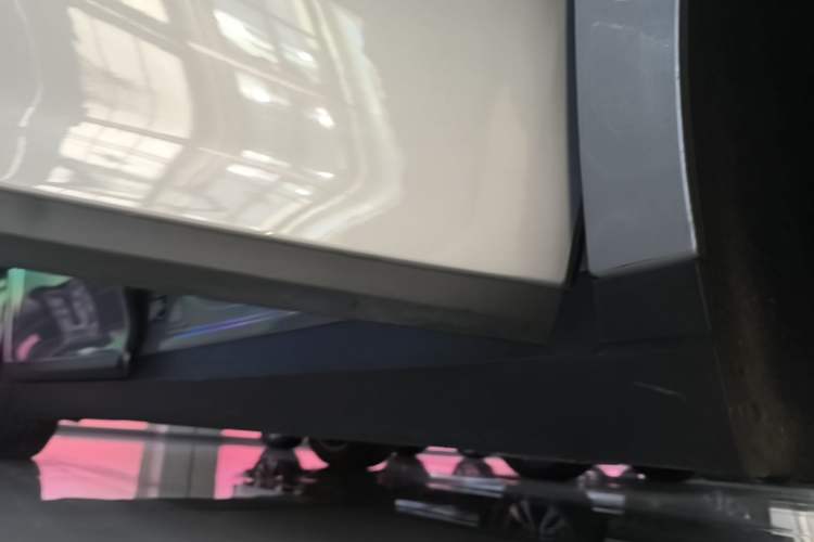 Used Li Auto i8 2025 Model Standard Version Right Side Sill