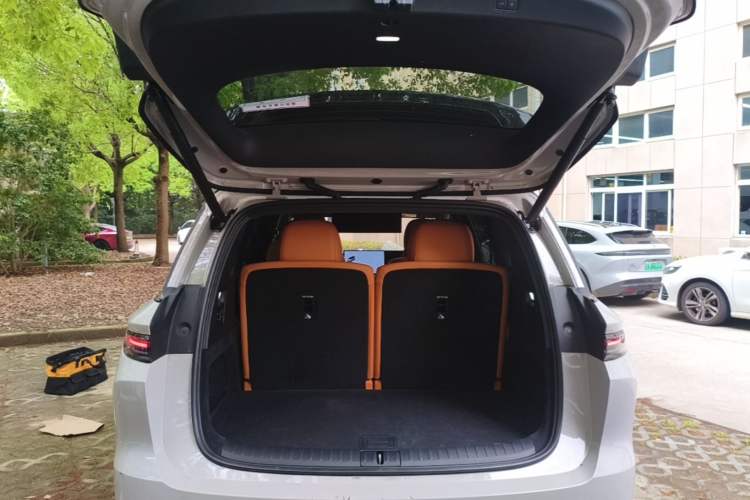 Used Li Auto i8 2025 Model Standard Version Trunk