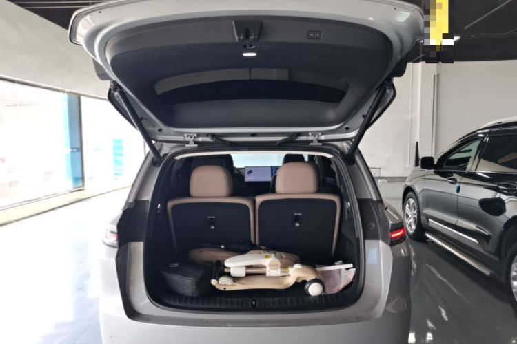 Used Li Auto i8 2025 Model Standard Version Trunk