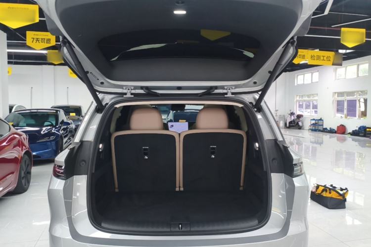 Used Li Auto i8 2025 Model Standard Version Trunk