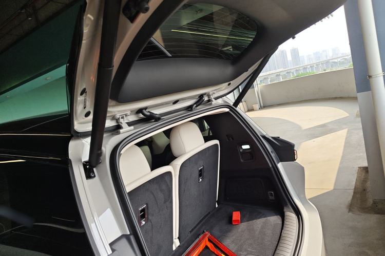 Used Li Auto i8 2025 Model Standard Version Trunk