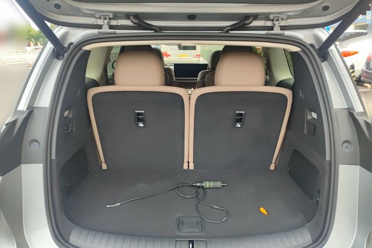 Used Li Auto i8 2025 Model Standard Version Trunk