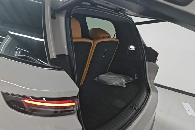 Used Li Auto i8 2025 Model Standard Version Trunk