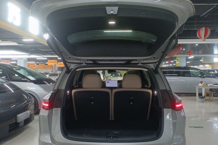Used Li Auto i8 2025 Model Standard Version Trunk