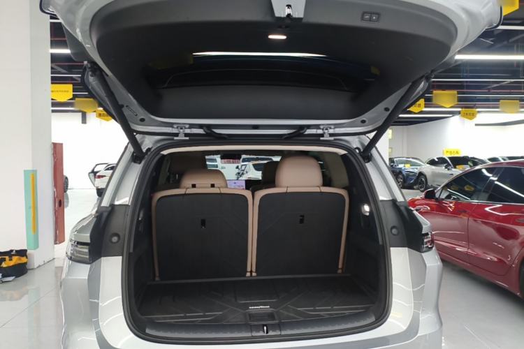 Used Li Auto i8 2025 Model Standard Version Trunk