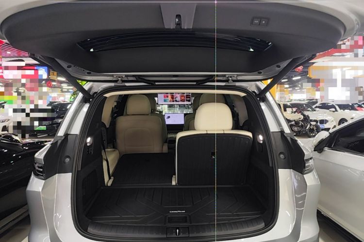 Used Li Auto i8 2025 Model Standard Version Trunk