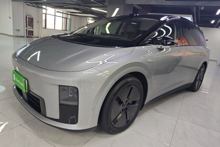 Li Auto i8 2025 Model Standard Version