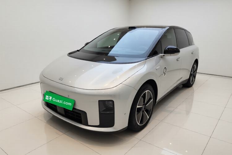 Li Auto i8 2025 Model Standard Version