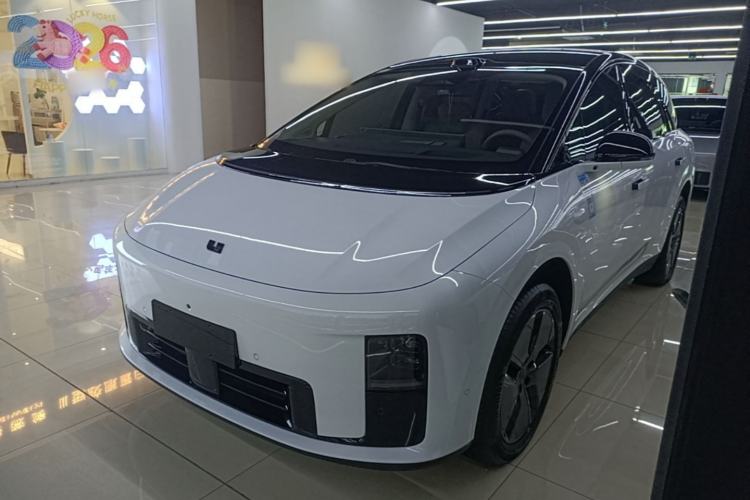 Li Auto i8 2025 Model Standard Version