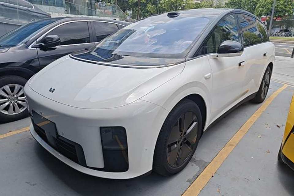 Li Auto Li Auto i8 2025