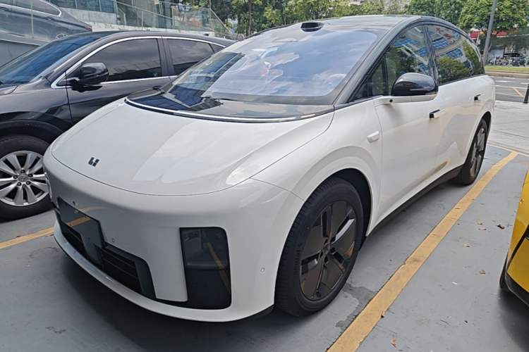 Ojetý Li Auto i8 2025 Model Standard Version Guazi used car, China used car export, Used car for sale, Used cars, Cheapest cars for sale
