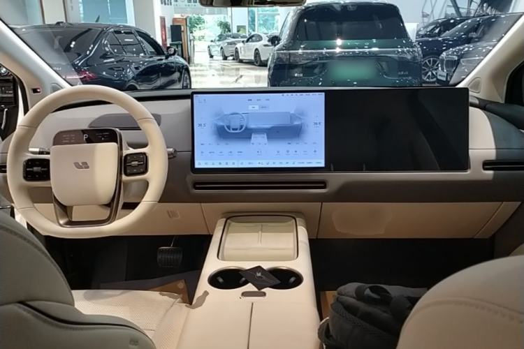 Used Li Auto i8 2025 Model Standard Version Center Console