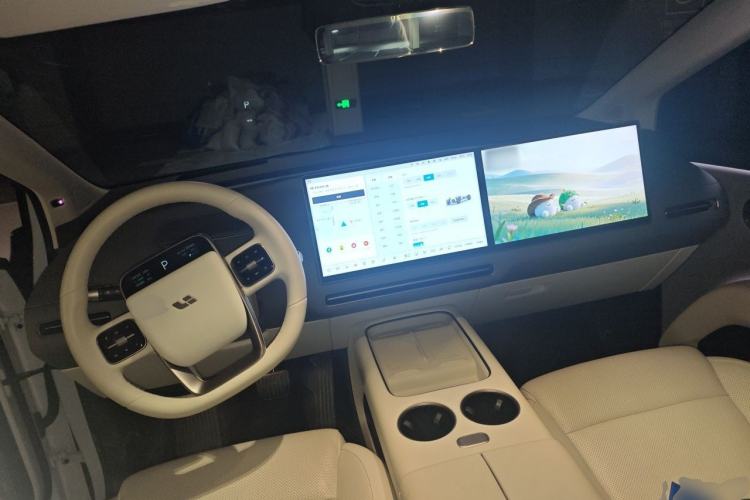 Used Li Auto i8 2025 Model Standard Version Center Console