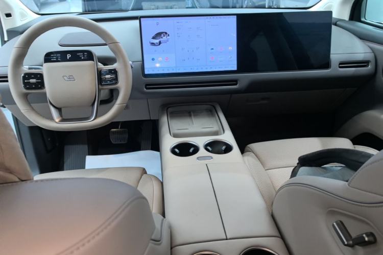 Used Li Auto i8 2025 Model Standard Version Center Console