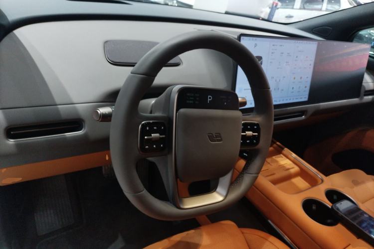 Used Li Auto i8 2025 Model Standard Version Center Console