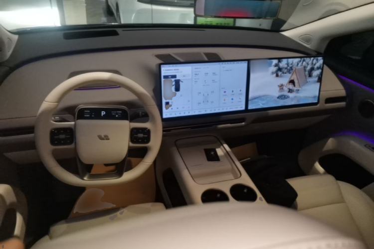 Used Li Auto i8 2025 Model Standard Version Center Console