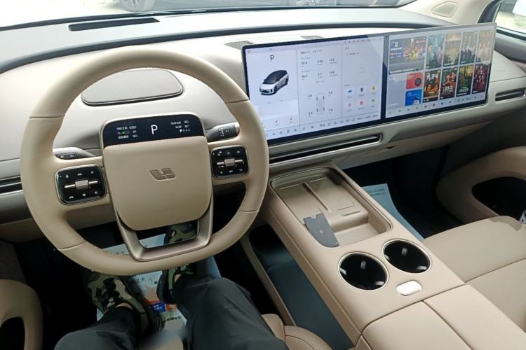 Used Li Auto i8 2025 Model Standard Version Center Console
