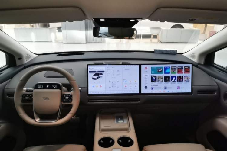 Used Li Auto i8 2025 Model Standard Version Center Console
