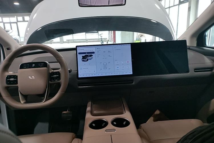 Used Li Auto i8 2025 Model Standard Version Center Console