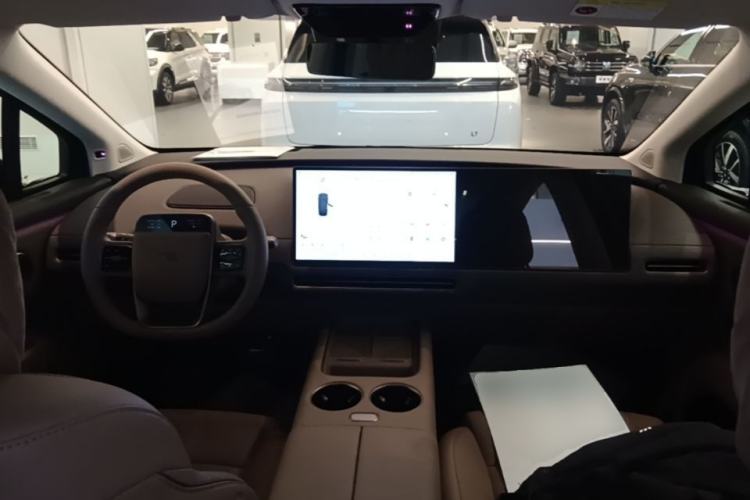 Used Li Auto i8 2025 Model Standard Version Center Console
