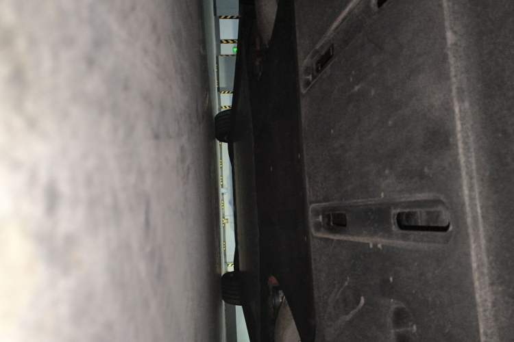 Used Li Auto i8 2025 Model Standard Version Chassis Rear