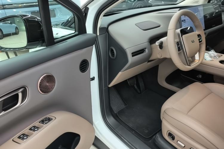 Used Li Auto i8 2025 Model Standard Version Driver Seat
