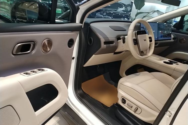 Used Li Auto i8 2025 Model Standard Version Driver Seat