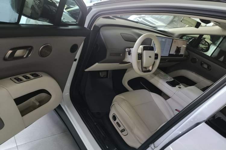 Used Li Auto i8 2025 Model Standard Version Driver Seat
