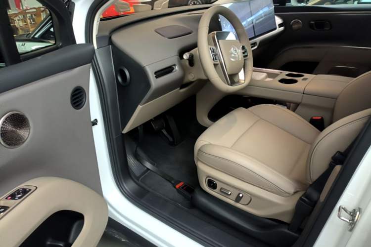 Used Li Auto i8 2025 Model Standard Version Driver Seat