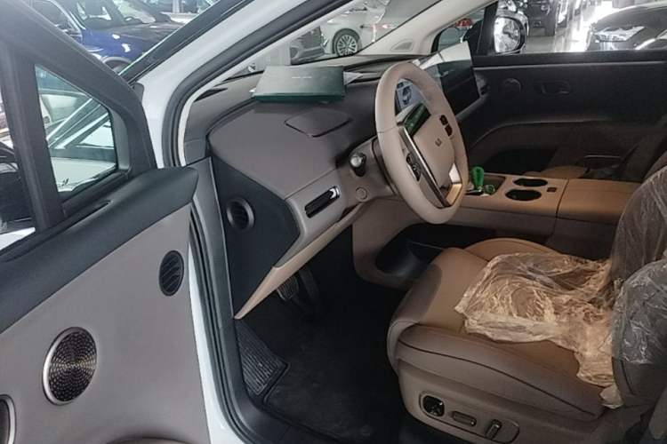 Used Li Auto i8 2025 Model Standard Version Driver Seat