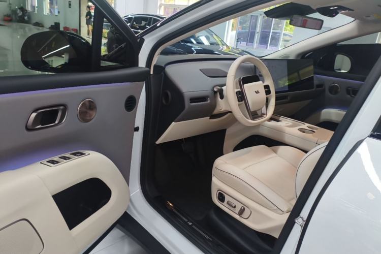Used Li Auto i8 2025 Model Standard Version Driver Seat