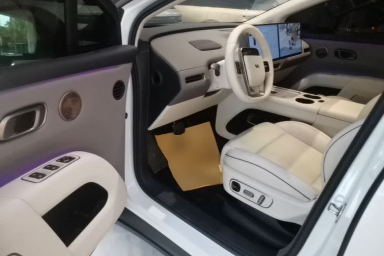 Used Li Auto i8 2025 Model Standard Version Driver Seat