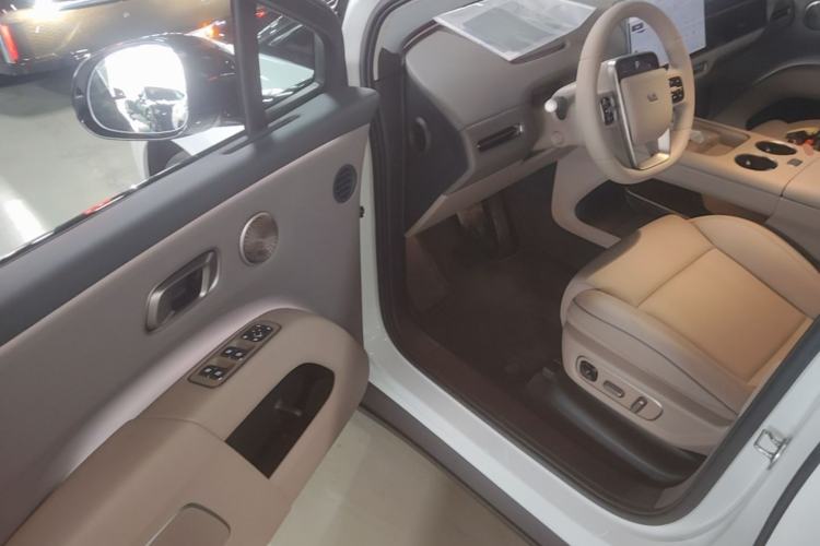 Used Li Auto i8 2025 Model Standard Version Driver Seat