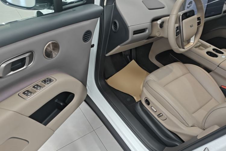 Used Li Auto i8 2025 Model Standard Version Driver Seat