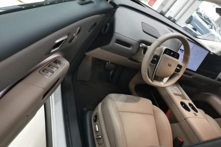 Used Li Auto i8 2025 Model Standard Version Driver Seat
