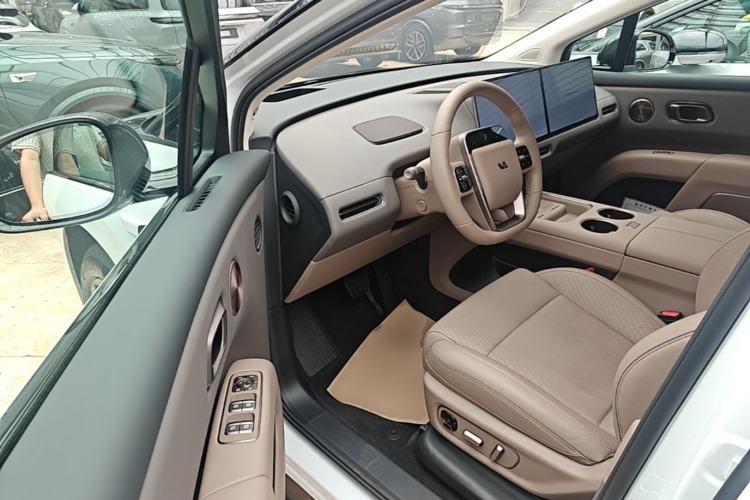 Used Li Auto i8 2025 Model Standard Version Driver Seat