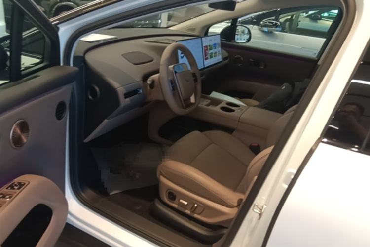 Used Li Auto i8 2025 Model Standard Version Driver Seat