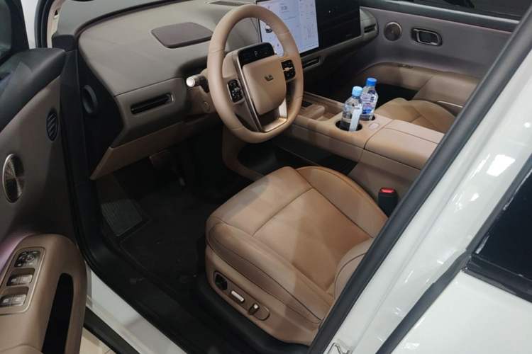 Used Li Auto i8 2025 Model Standard Version Driver Seat
