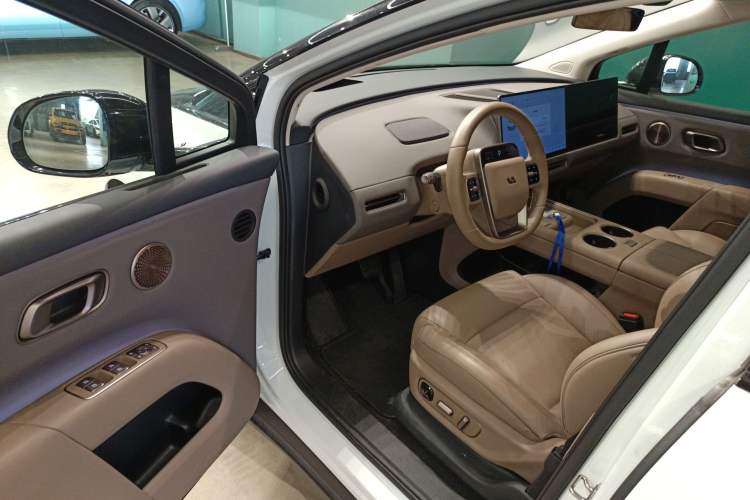Used Li Auto i8 2025 Model Standard Version Driver Seat