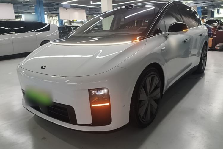 Li Auto i8 2025 Model Standard Version