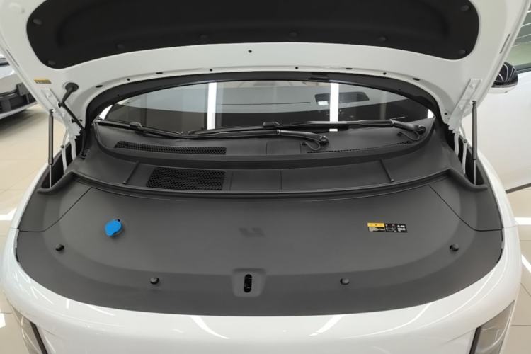 Used Li Auto i8 2025 Model Standard Version Engine Bay