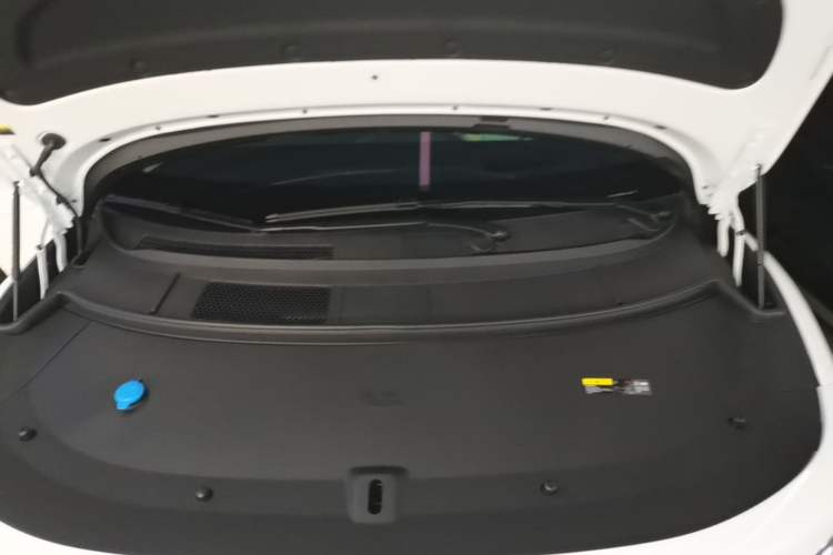 Used Li Auto i8 2025 Model Standard Version Engine Bay