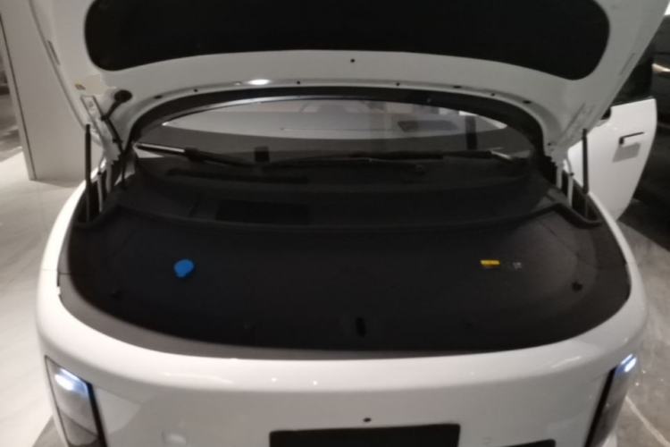 Used Li Auto i8 2025 Model Standard Version Engine Bay