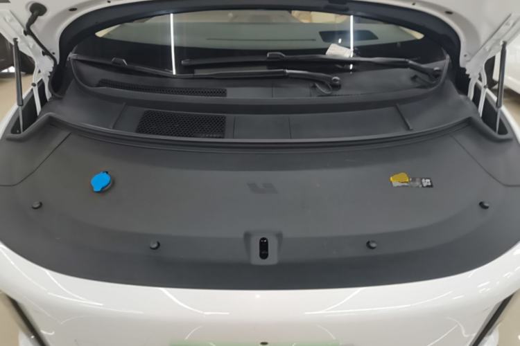 Used Li Auto i8 2025 Model Standard Version Engine Bay
