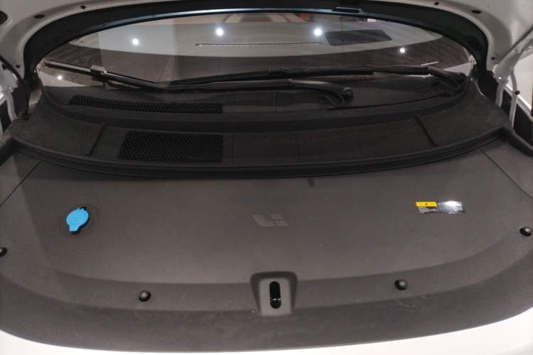 Used Li Auto i8 2025 Model Standard Version Engine Bay