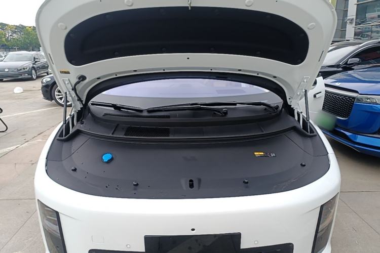 Used Li Auto i8 2025 Model Standard Version Engine Bay