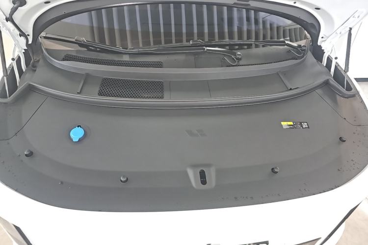 Used Li Auto i8 2025 Model Standard Version Engine Bay