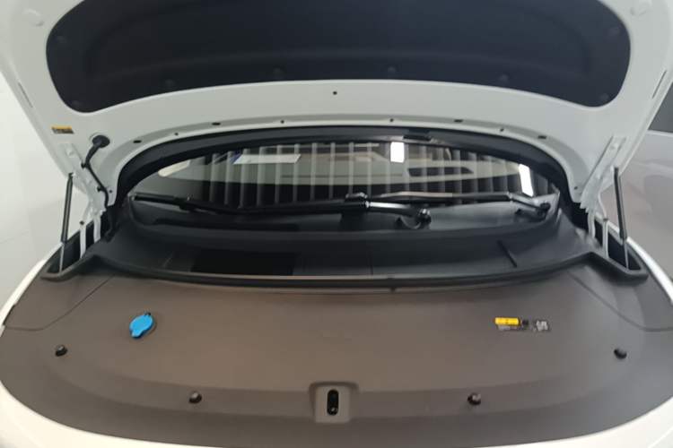 Used Li Auto i8 2025 Model Standard Version Engine Bay